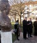 <b>R�gi hely�n, eredeti sz�ps�g�ben �jra �ll Tompa Mih�ly szobra</b>